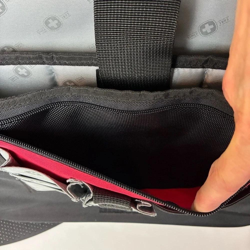 Swiss Gear Messenger/Laptop Bag by Wenger